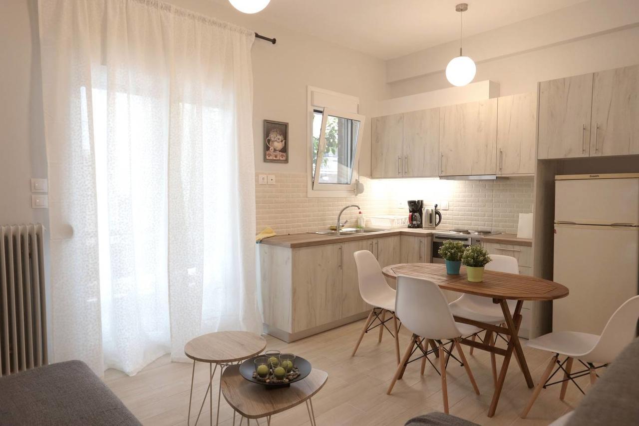 Pale Coloured Apt In Athens Historic Centre Exterior photo