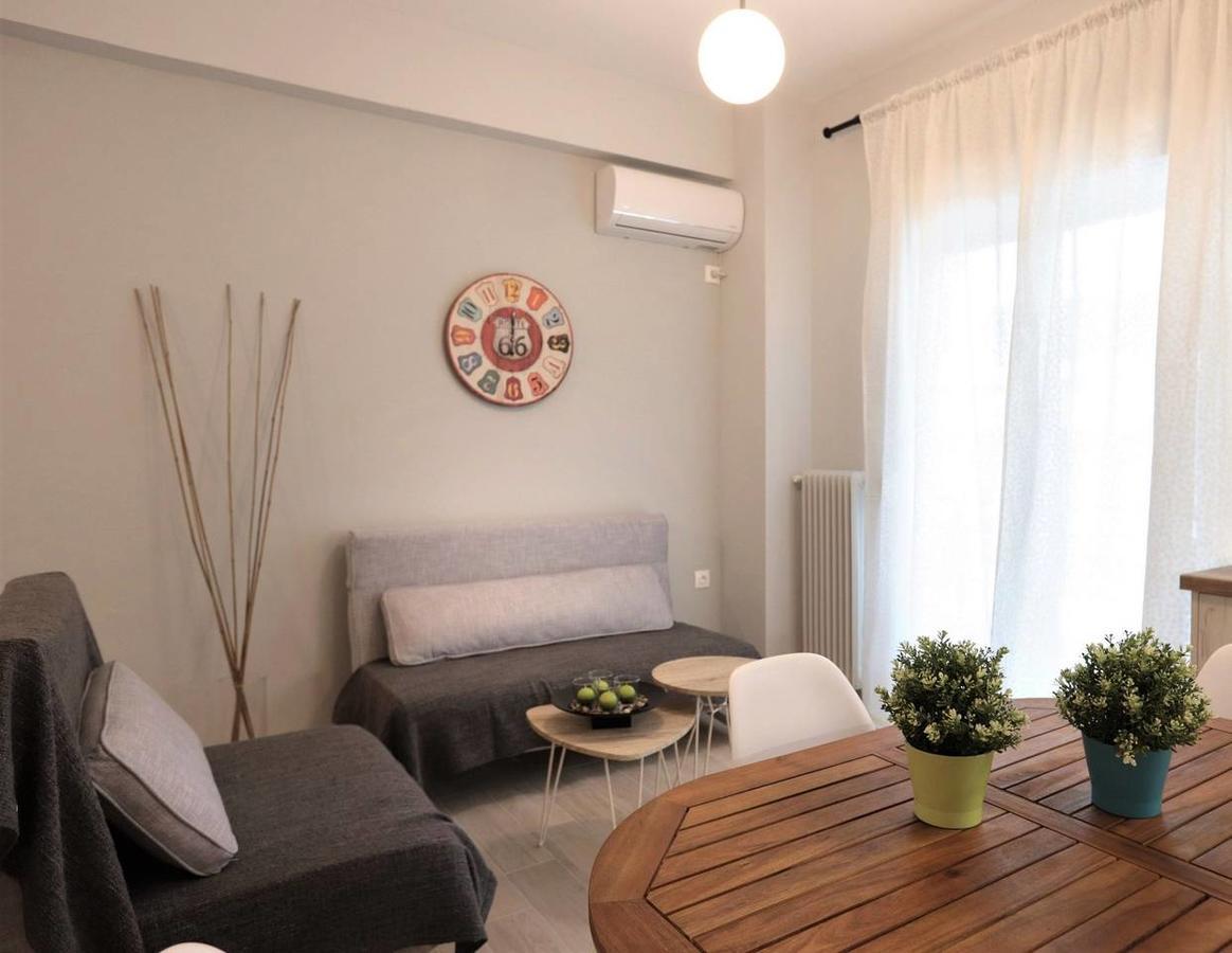 Pale Coloured Apt In Athens Historic Centre Exterior photo